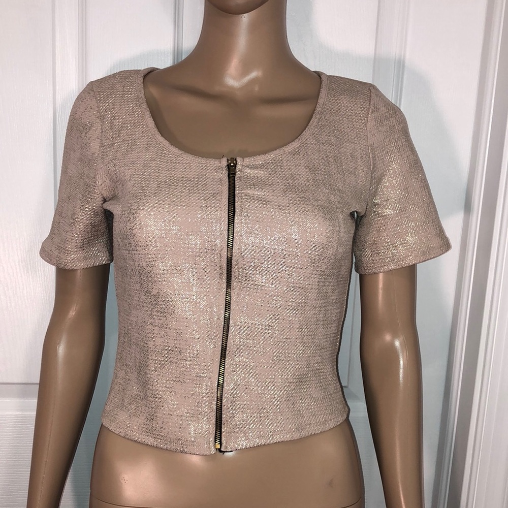 Charlotte Russe Gold Top. NWT. M